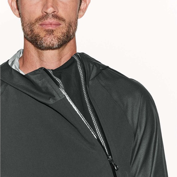 Lululemon Surge Anorak Hybrid in Onyx - Picture 2 of 7